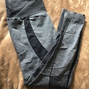 Zobha Seamless 7/8 Leggings from Ellie Activewear